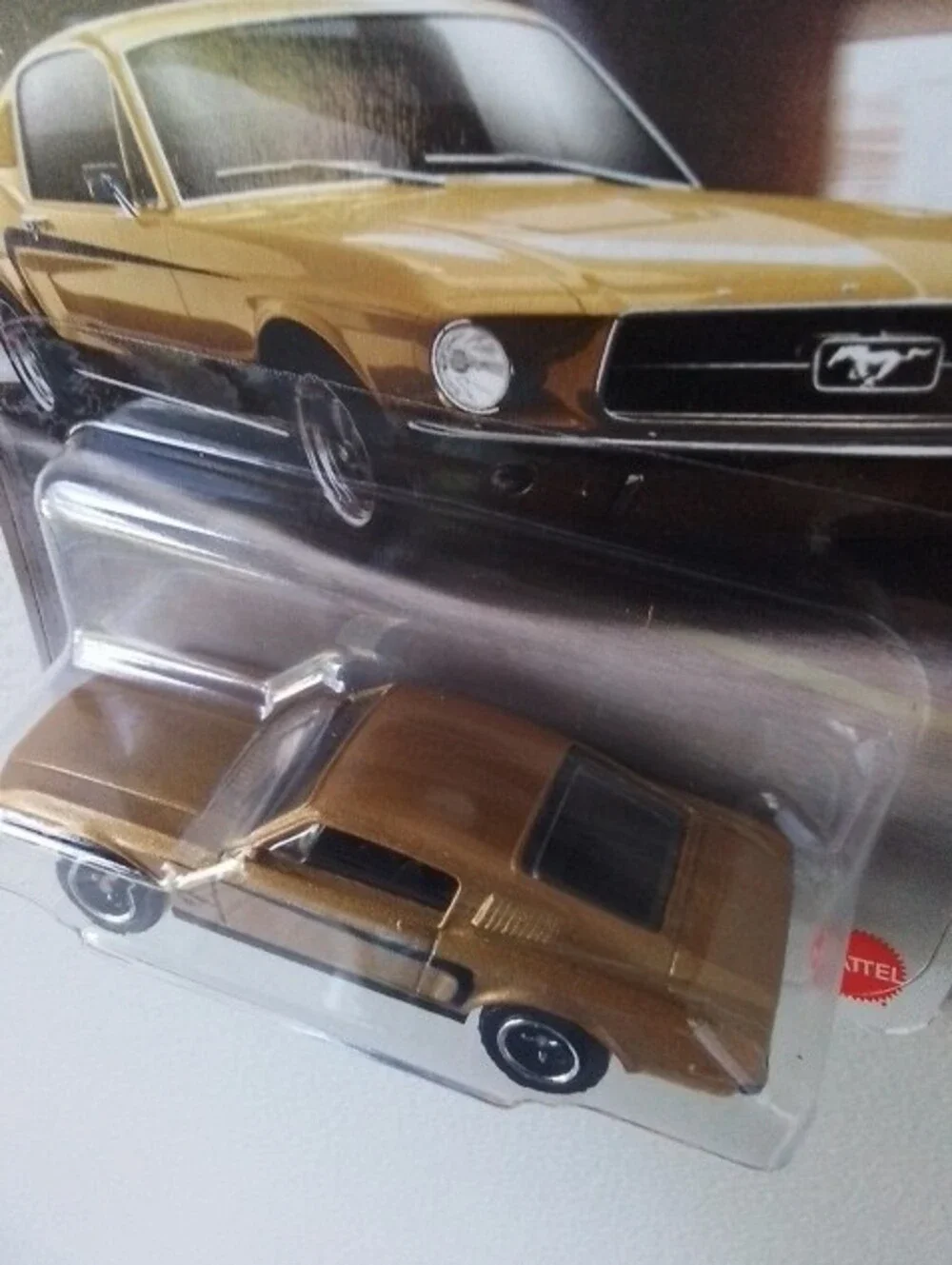Match 1968 Ford Mustang Fastback in Metallic Gold